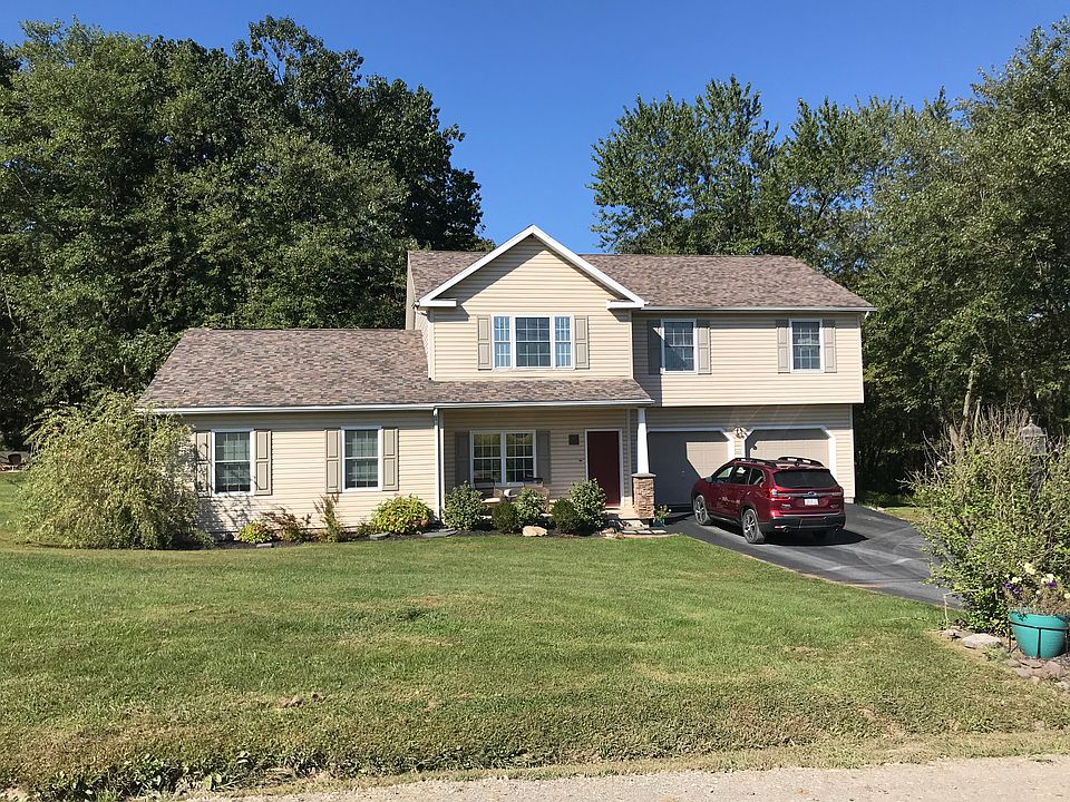 1st image of 6 Mourey Dr