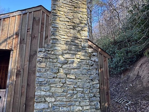 5th image of 232 Konnarock Rd