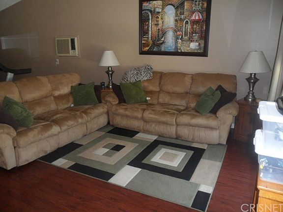 3rd image of 27441 Walnut Springs Ave
