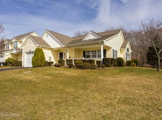 2301 Augusta Aly, Riverhead, NY 11901