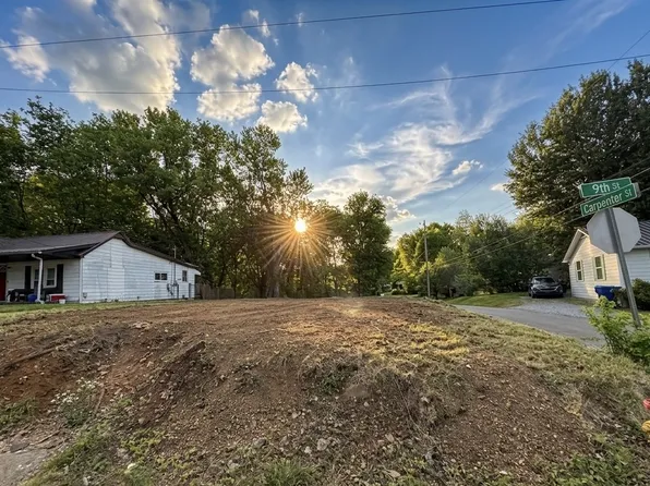 601 9th St, Clarksville, TN 37040