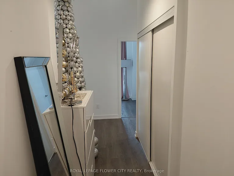 370 Martha St #301 — Photo 2