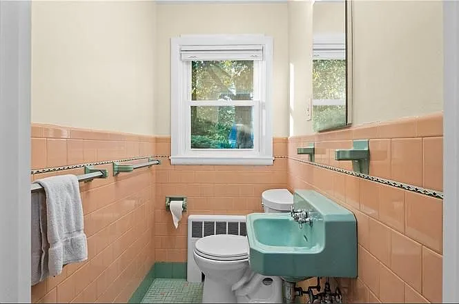 141 Weetamoe Dr — Photo 15