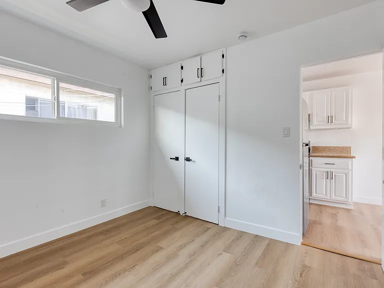 15741 Blaine Ave — Photo 8