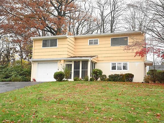 2nd image of 81 Oriole St