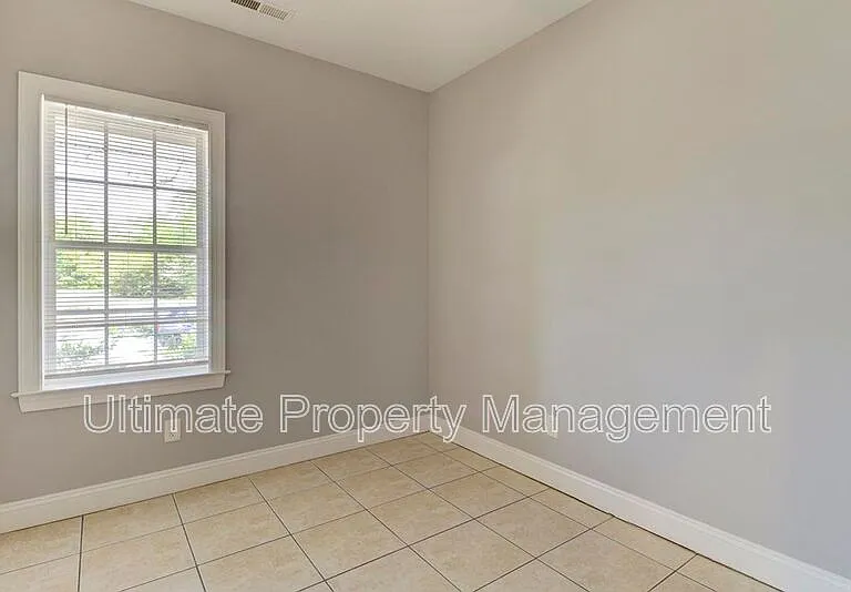 220-1 Rose Ave — Photo 15