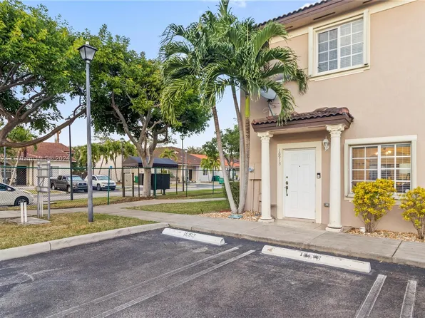 16913 SW 137th Pl, Miami, FL 33177