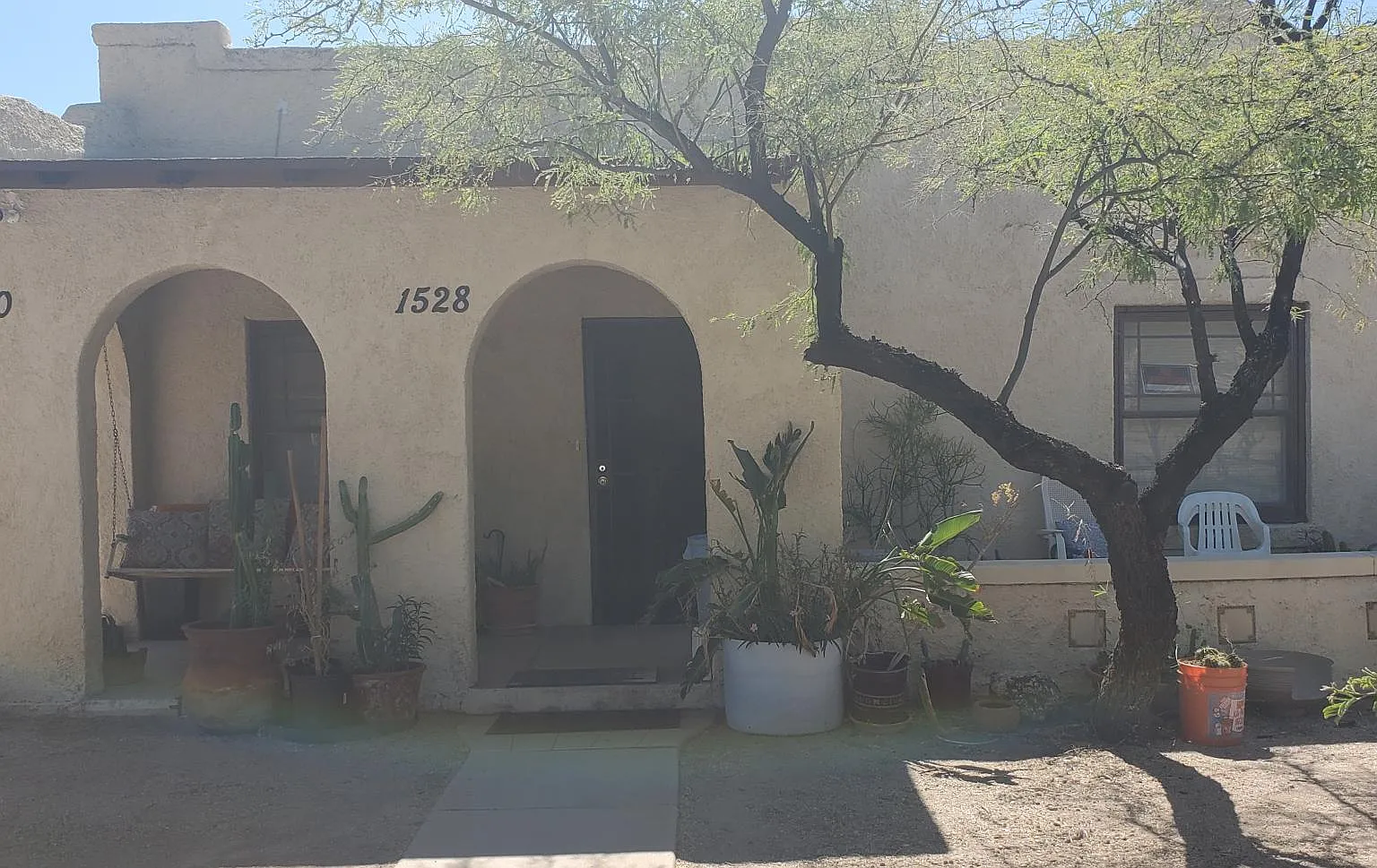 1528 E 8th St — Photo 2