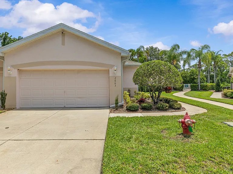 2663 Eagle Greens Dr — Photo 2