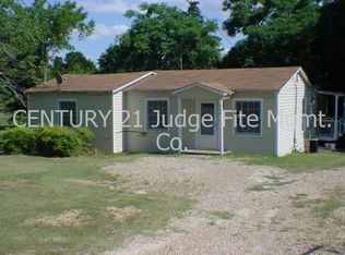 904 W Pleasant Run Rd, Desoto, TX 75115