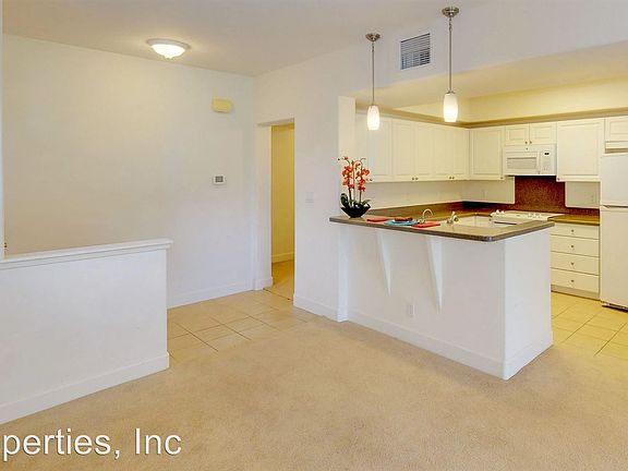 4th image of 92-1049 Koio Dr APT F