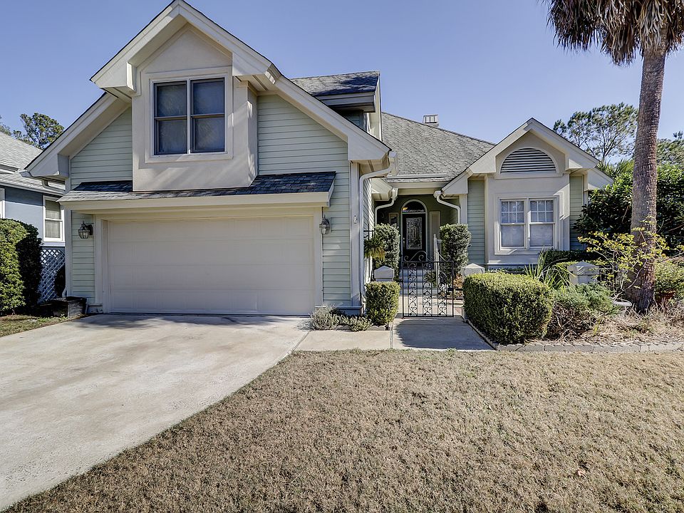 1st image of 13 Royal Pointe Dr