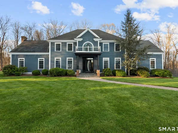 13 Surrey Lane, Monroe, CT 06468