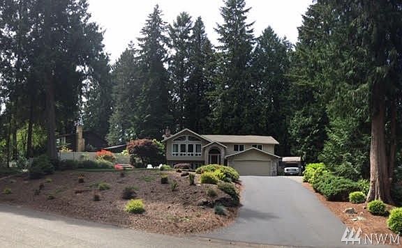 2nd image of 8245 Clearidge Ave NW