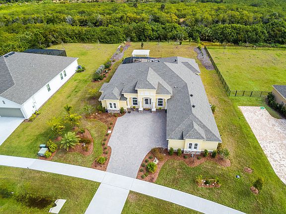 3rd image of 7387 Preserve Pointe Dr