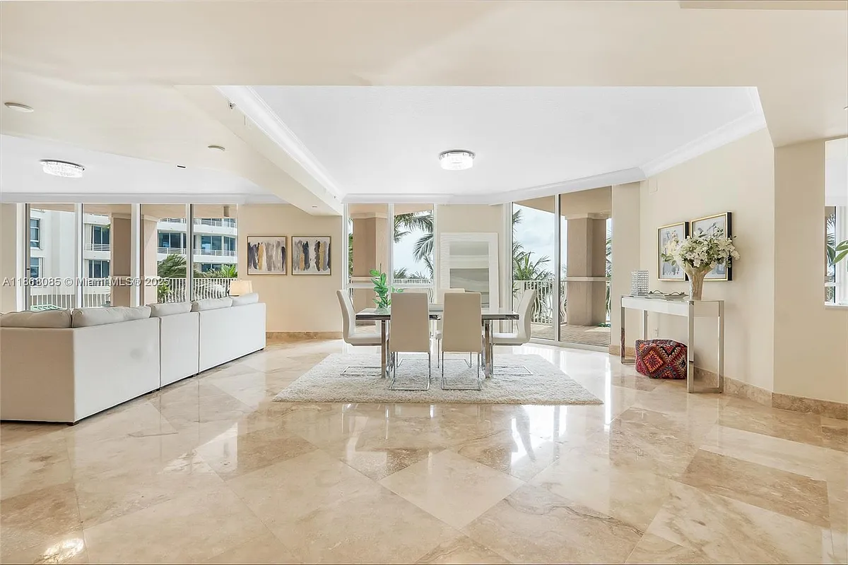 Building Photo - 1460 S Ocean Blvd #304