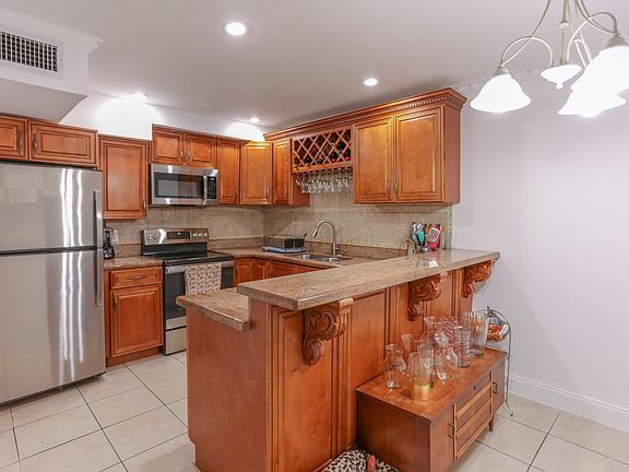 2nd image of 58 N Canterbury Lane #58