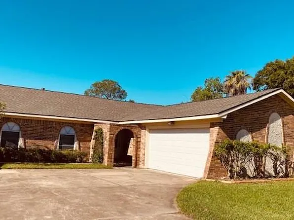 15803 Echo Hill Dr, Houston, TX 77059
