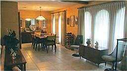 4th image of 2219 W Sanford St