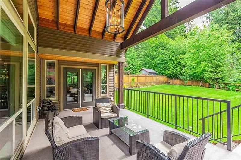 Coquitlam House for rent - 5 Bedrooms — photo 16