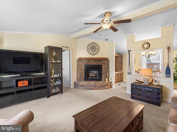 4th image of 126 William Dr