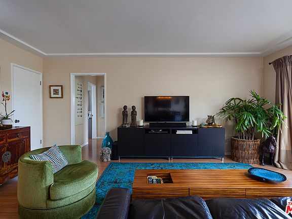 4th image of 1318 N Crescent Heights Blvd APT 201