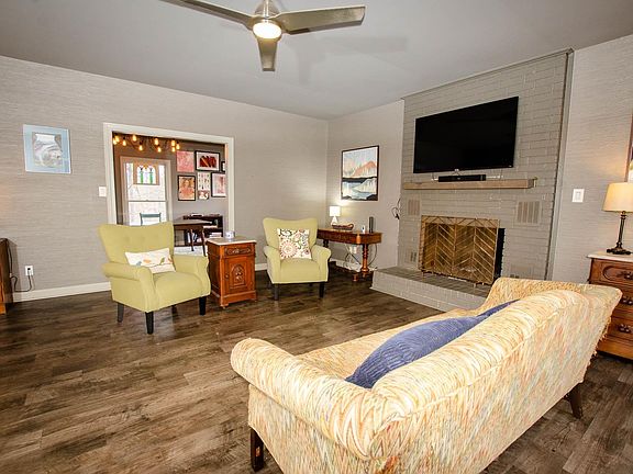 3rd image of 602 Arrowhead Dr