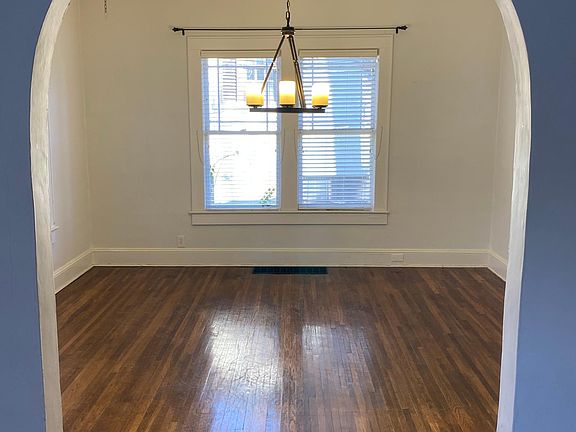 Entrance to dining room from living room