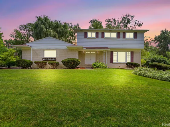 32345 Dunford St, Farmington Hills, MI 48334