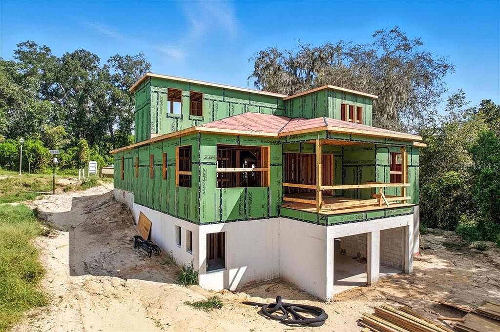 572 Sanctuary Golf Pl