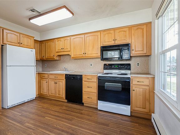 3rd image of 158 Revere Dr #158