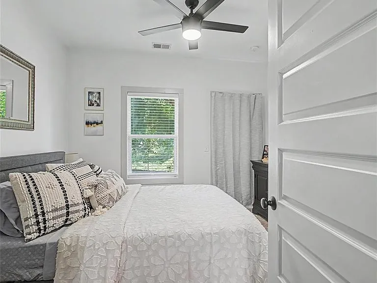 1196 Wylie St SE — Photo 18