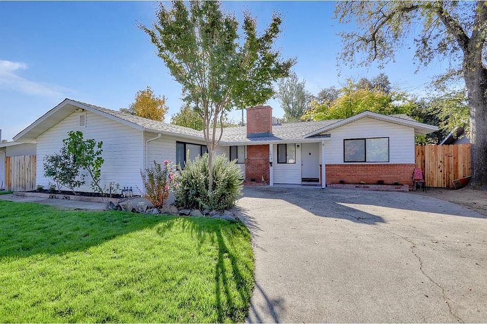 2nd image of 1218 Palm Ave