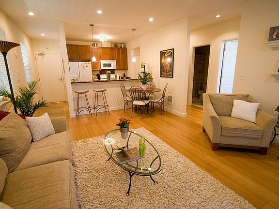 5th image of 521 Tewksbury Ave