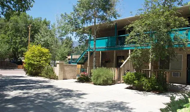 Park Lane Apartments — Photo 7