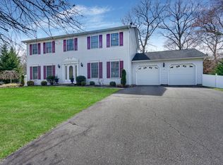 16 Hemlock Hill Rd, Jackson, NJ 08527