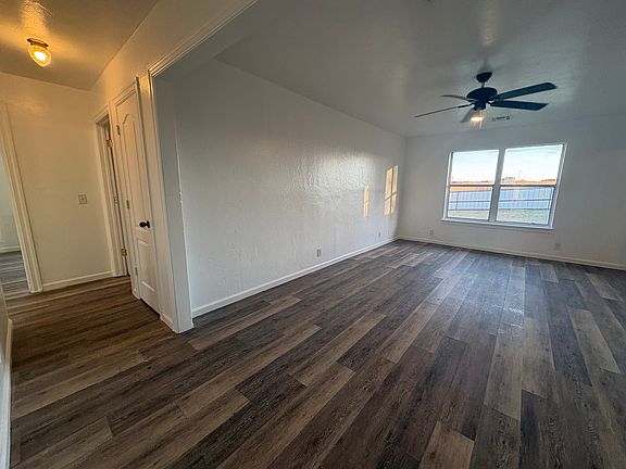 2nd image of 1620 SE 52nd St