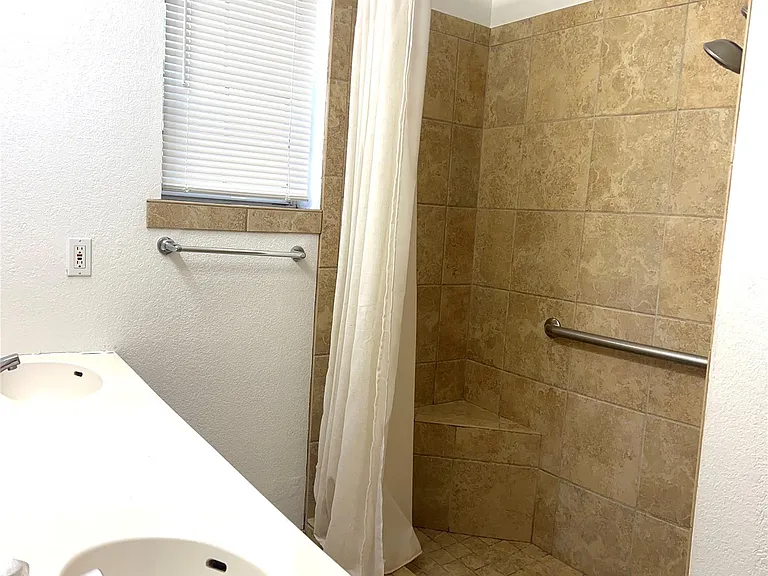 1747 Windy Park Cir — Photo 11