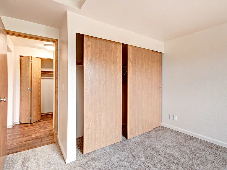 Linden Highlands — Photo 15
