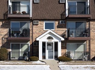 6440 Pamela Ln APT 10, Chicago Ridge, IL 60415