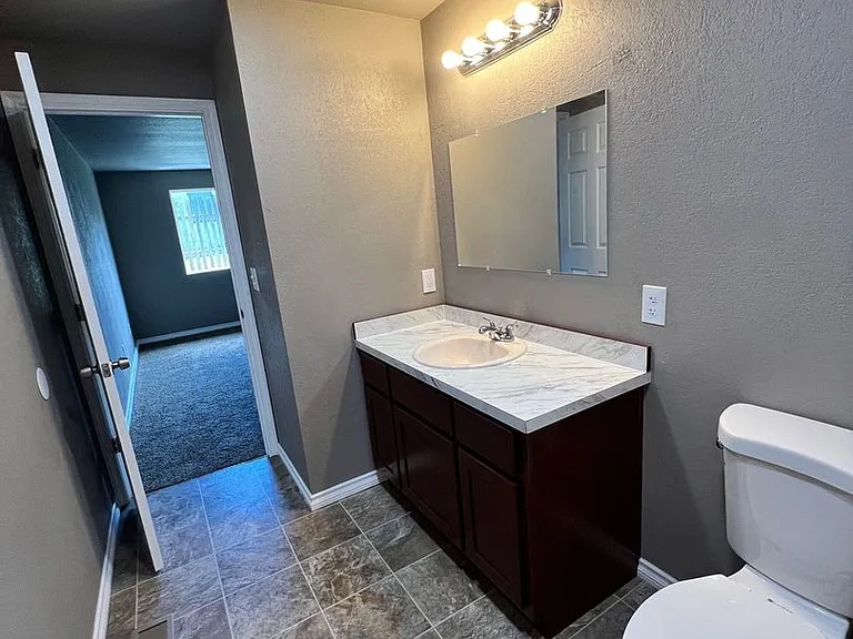 1218 S 41st Ave — Photo 7
