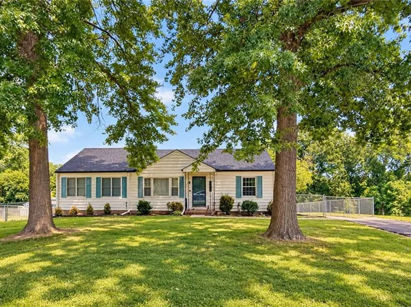 631 S 81st St, Kansas City, KS 66111
