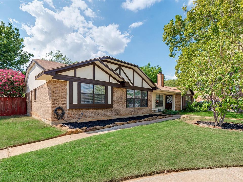 1st image of 2903 Hilltop Dr
