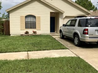 1927 Hunters Trace Cir, Middleburg, FL 32068