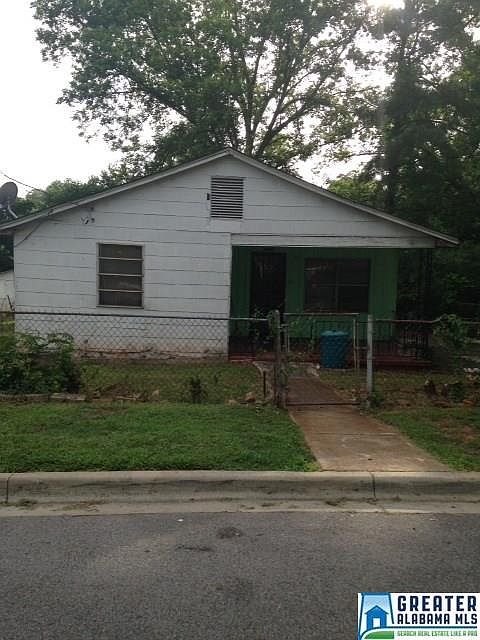 2nd image of 3316 45th St SW