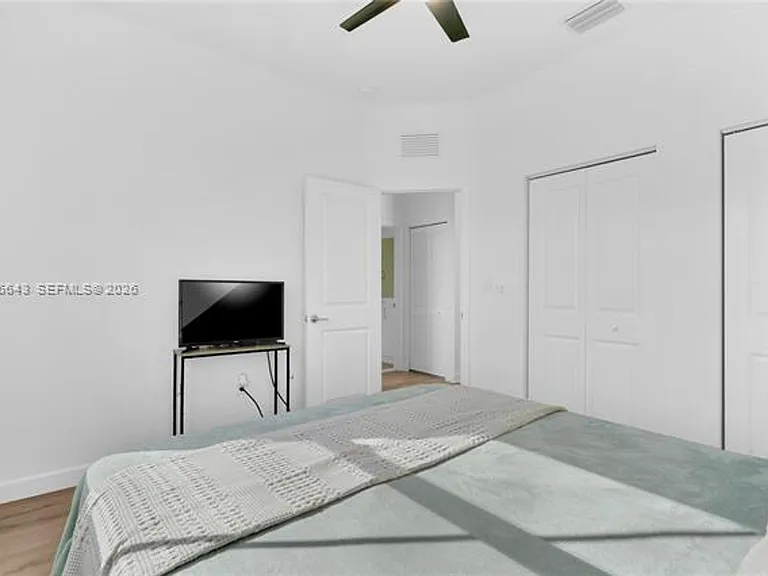 2444 SE 24th Ave #2444 — Photo 32