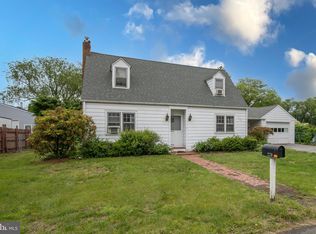 2230 Edgely Rd, Levittown, PA 19057