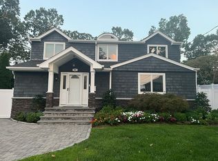 64 Frost Pond Rd, Glen Cove, NY 11542