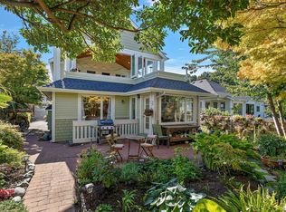 485 Head St, Esquimalt, BC V9A5S1