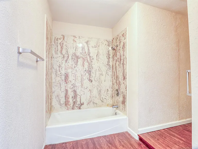 607 Rosewood Dr — Photo 35